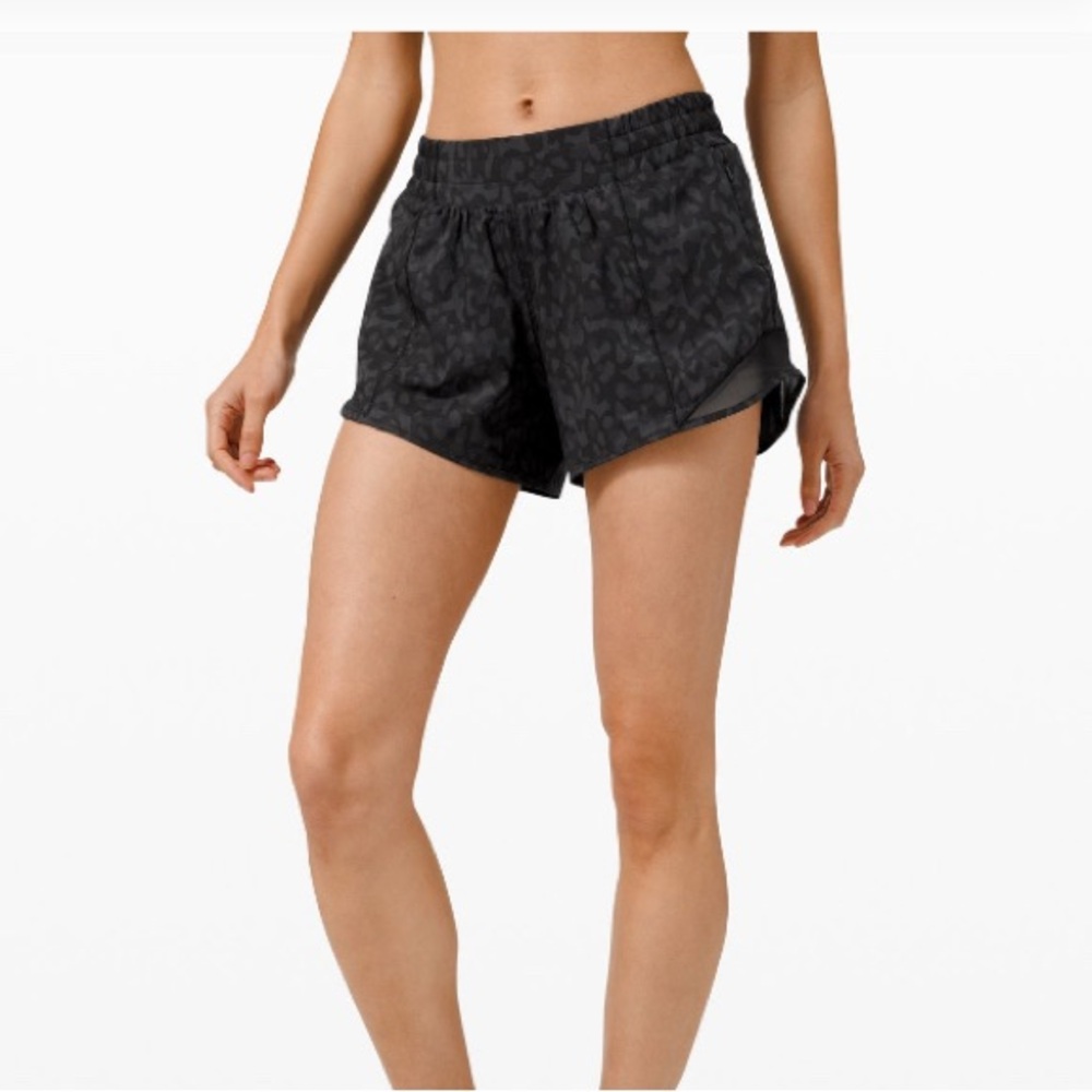 Lululemon Black Camo Hotty Hot Shorts 4”, size 4